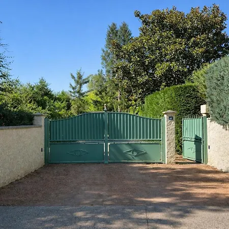 Le Clos Bussy * Бельрив-сюр-Алье
